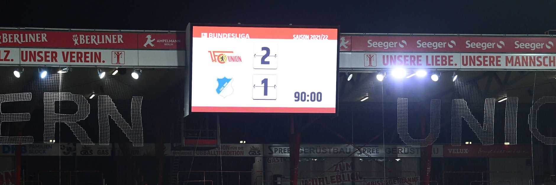 Union – zwei, Hoffenheim – null, wie die Fans der Eisernen skandierten. Mit dem Sieg über die TSG nähren die Eisernen ihre Träume von einem erneuten Europapokalabenteuer.