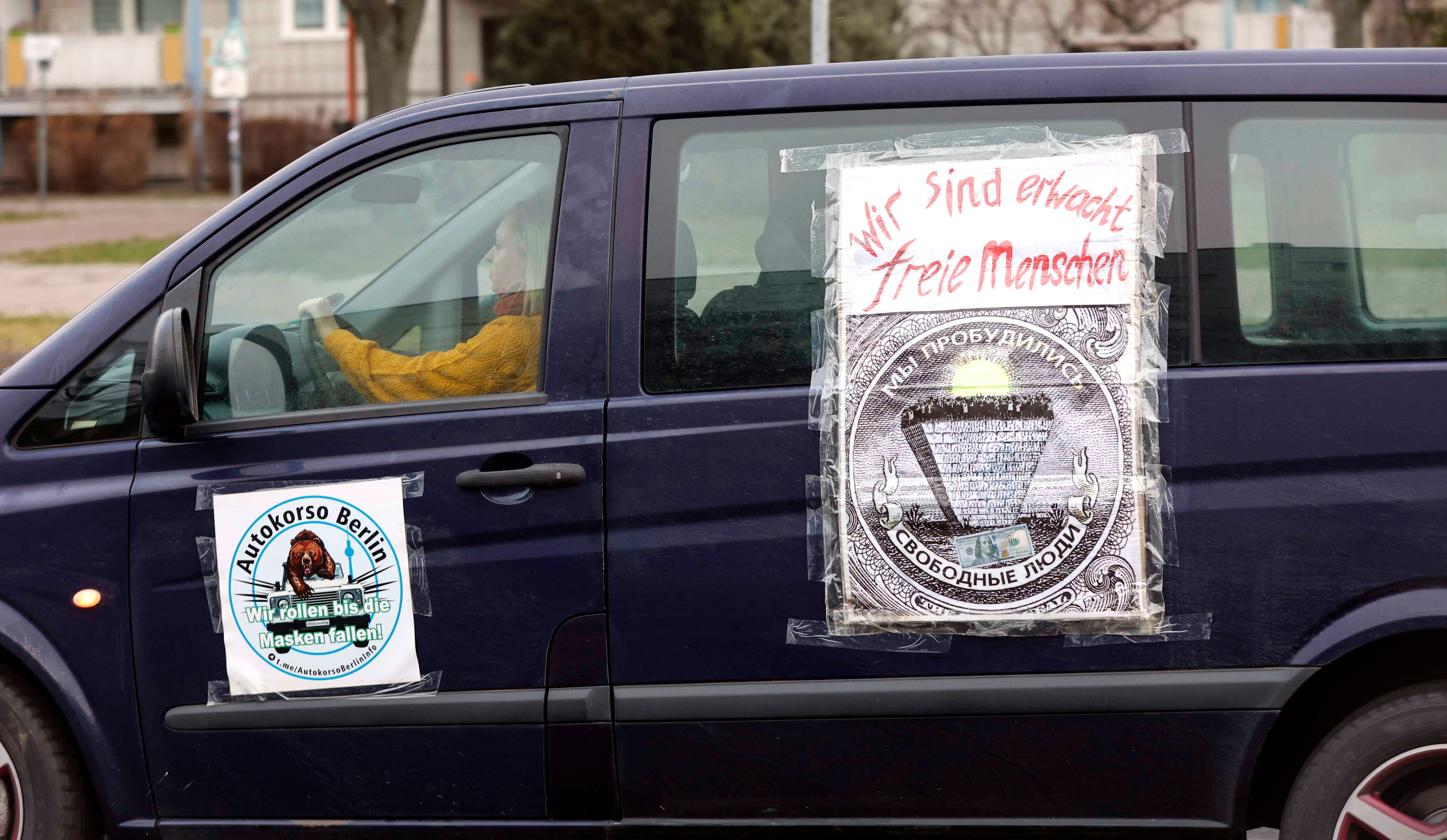 Image - Was tun, wenn der Vater Corona-Leugner ist? Bochumerin gründet Selbsthilfegruppe für Angehörige von Querdenkern und Co.