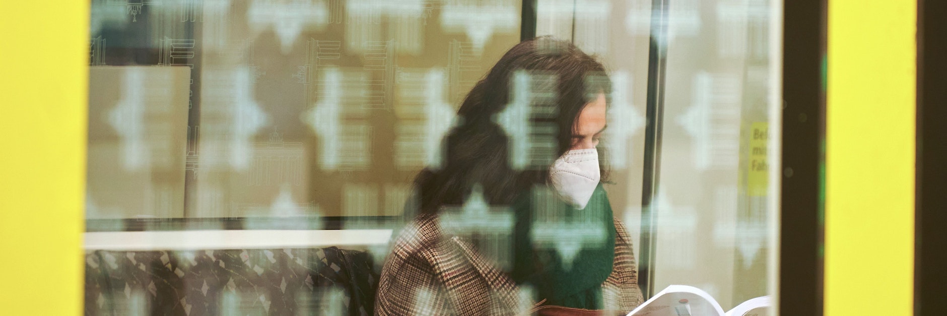 In der U-Bahn müssen FFP2-Masken getragen werden.