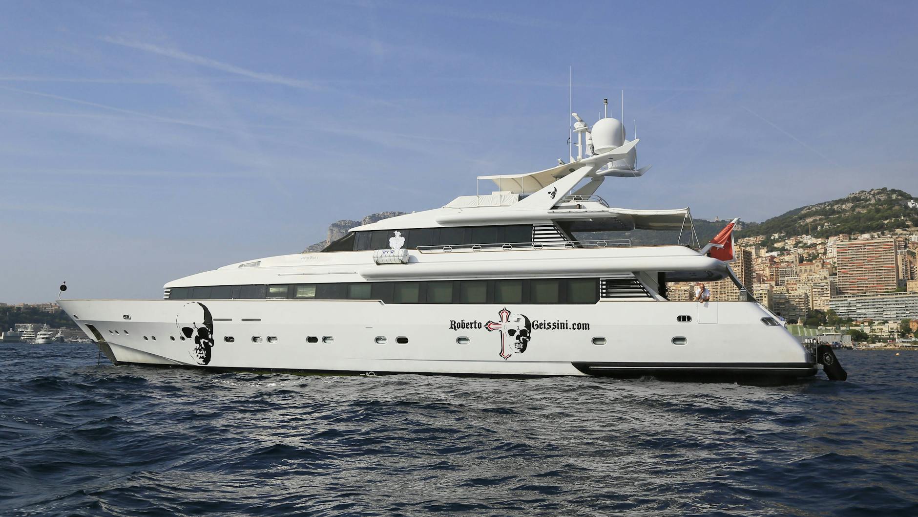 Die rund vier Millionen teure Luxus-Yacht Indigo Star hatte einen Wasserschaden.