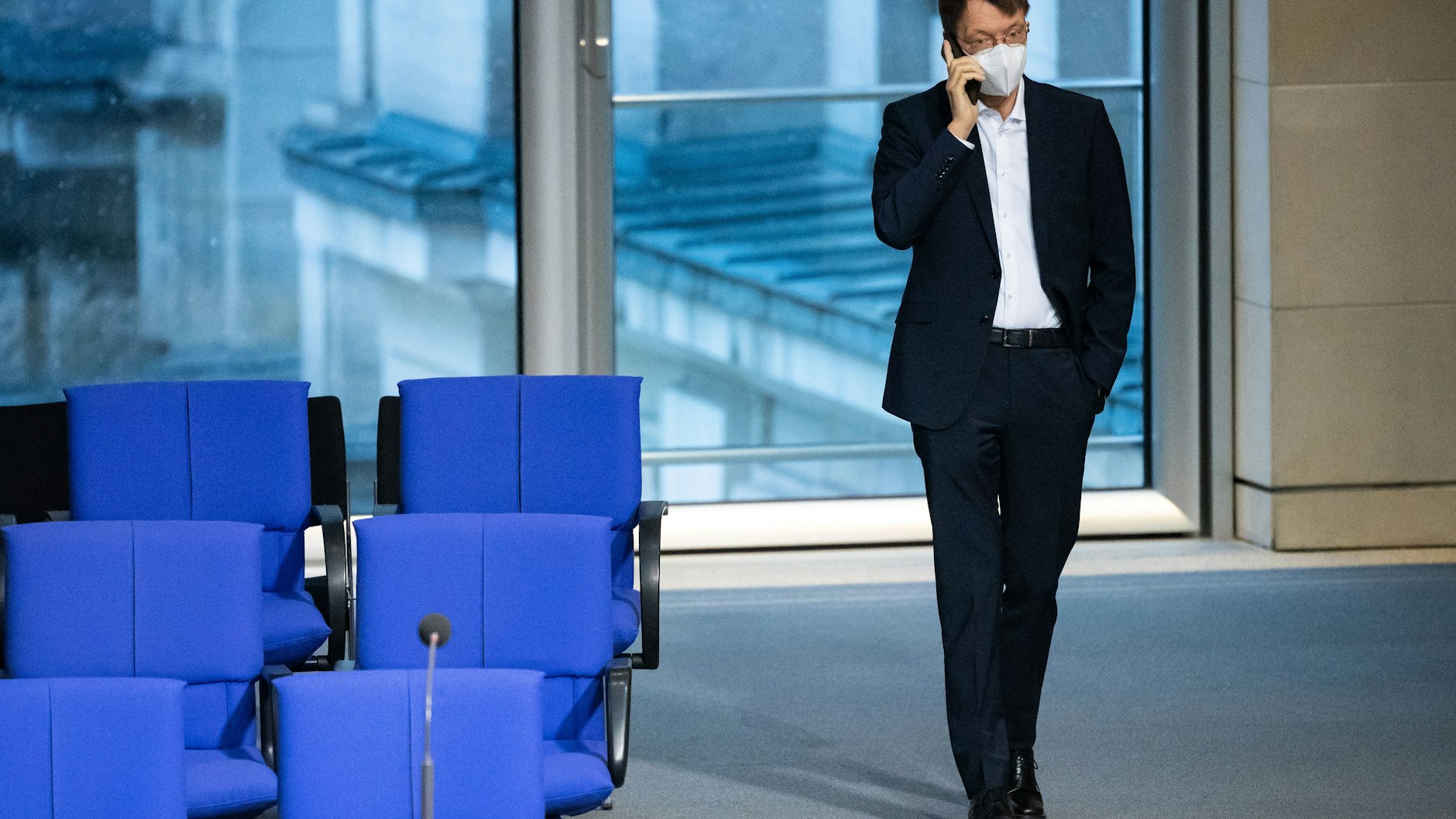 Karl Lauterbach (SPD), Bundesminister für Gesundheit, will eine Impfpflicht mit drei Impfdosen.