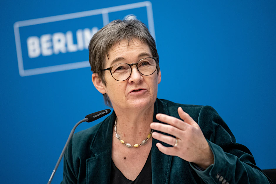 Ulrike Gote (Grüne), Senatorin für Gesundheit und Wissenschaft, spricht am Dienstag nach der Senatssitzung bei einer Pressekonferenz.