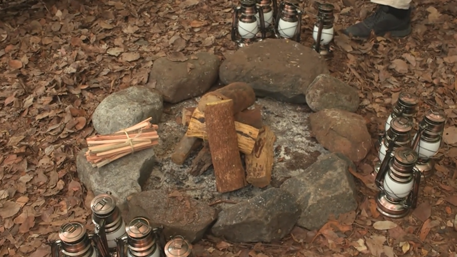 Das Lagerfeuer wird wohl der beliebteste Ort im Dschungelcamp werden.