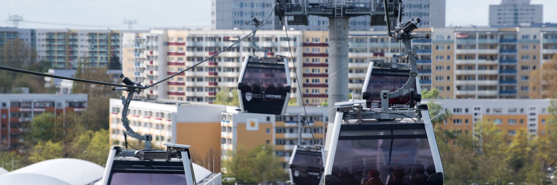Blick auf Berlin-Marzahn von der Seilbahn der IGA 2017 aus. Aufgrund der Vielzahl von Corona-Fällen war es in dem Bezirk zu Datenbank-Problemen gekommen.