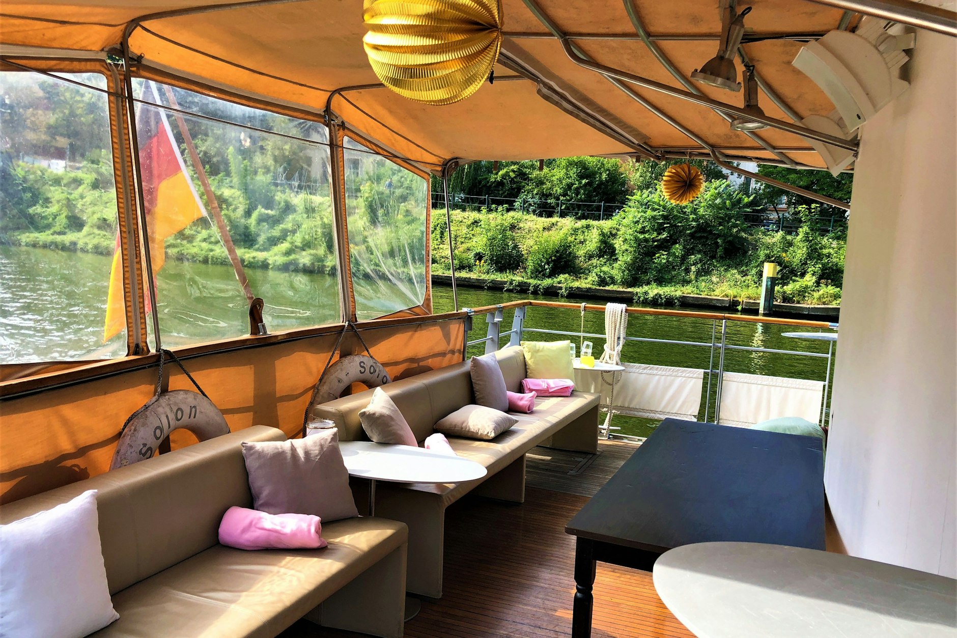 Der hintere Bereich zum Relaxen oder um ein Buffet aufzubauen