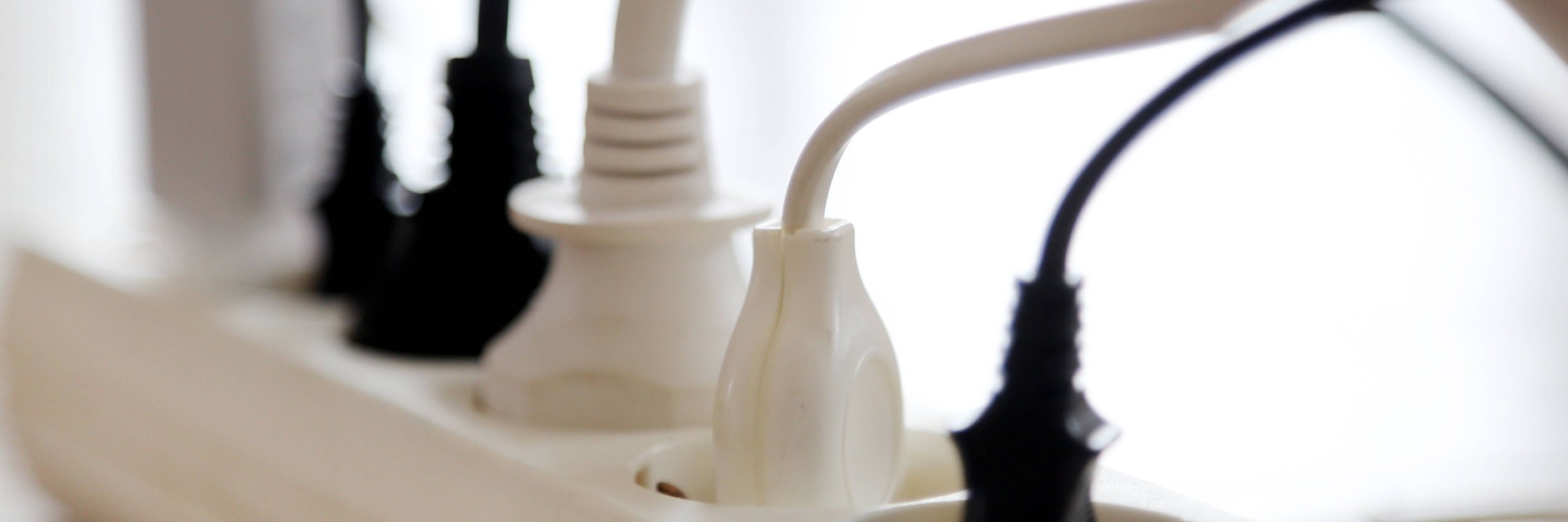 Geht der Billiganbieter in die Knie, wird die Stromlieferung durch den Grundversorger teuer.