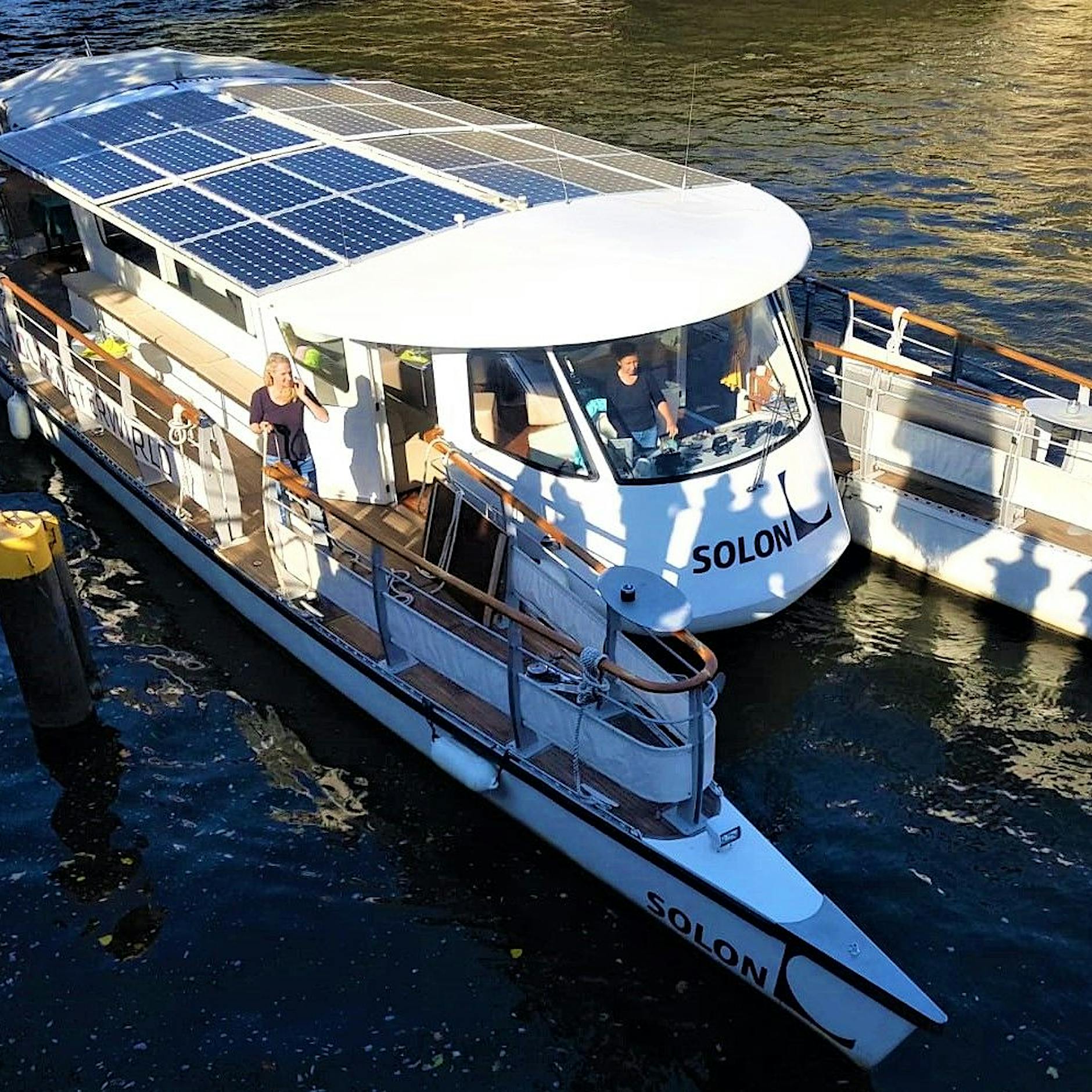Bootsverleih Berlin | Solarschiff Solarkatamaran mieten