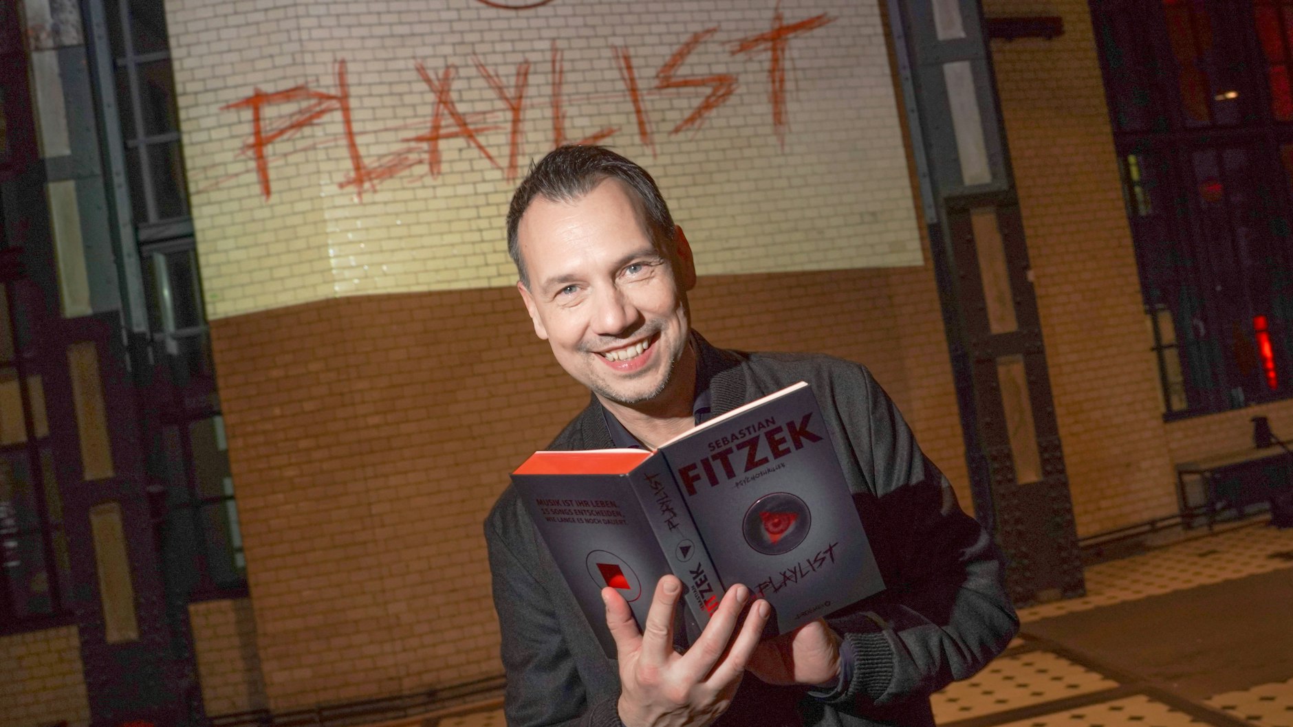 Sebastian Fitzek im Oktober bei der Premiere des Buches „Playlist“ im ewerk Berlin.
