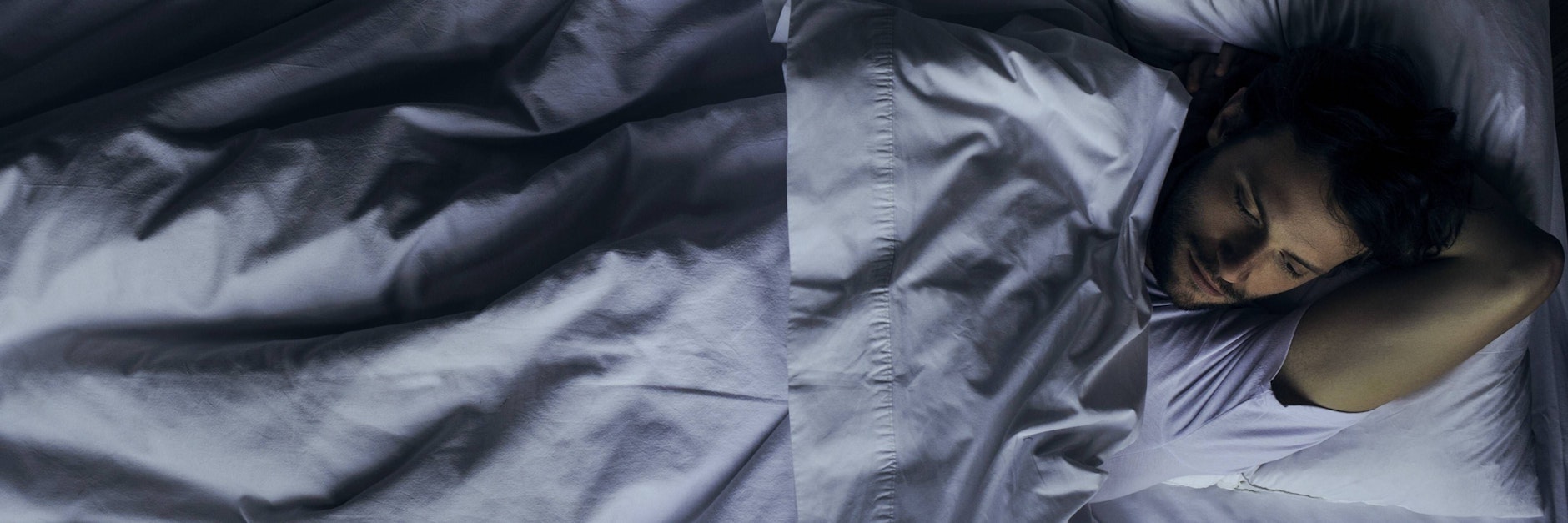 Oft will der Schlaf einfach nicht kommen, man liegt gefühlt die halbe Nacht wach. Doch es gibt Tricks gegen Einschlafprobleme.