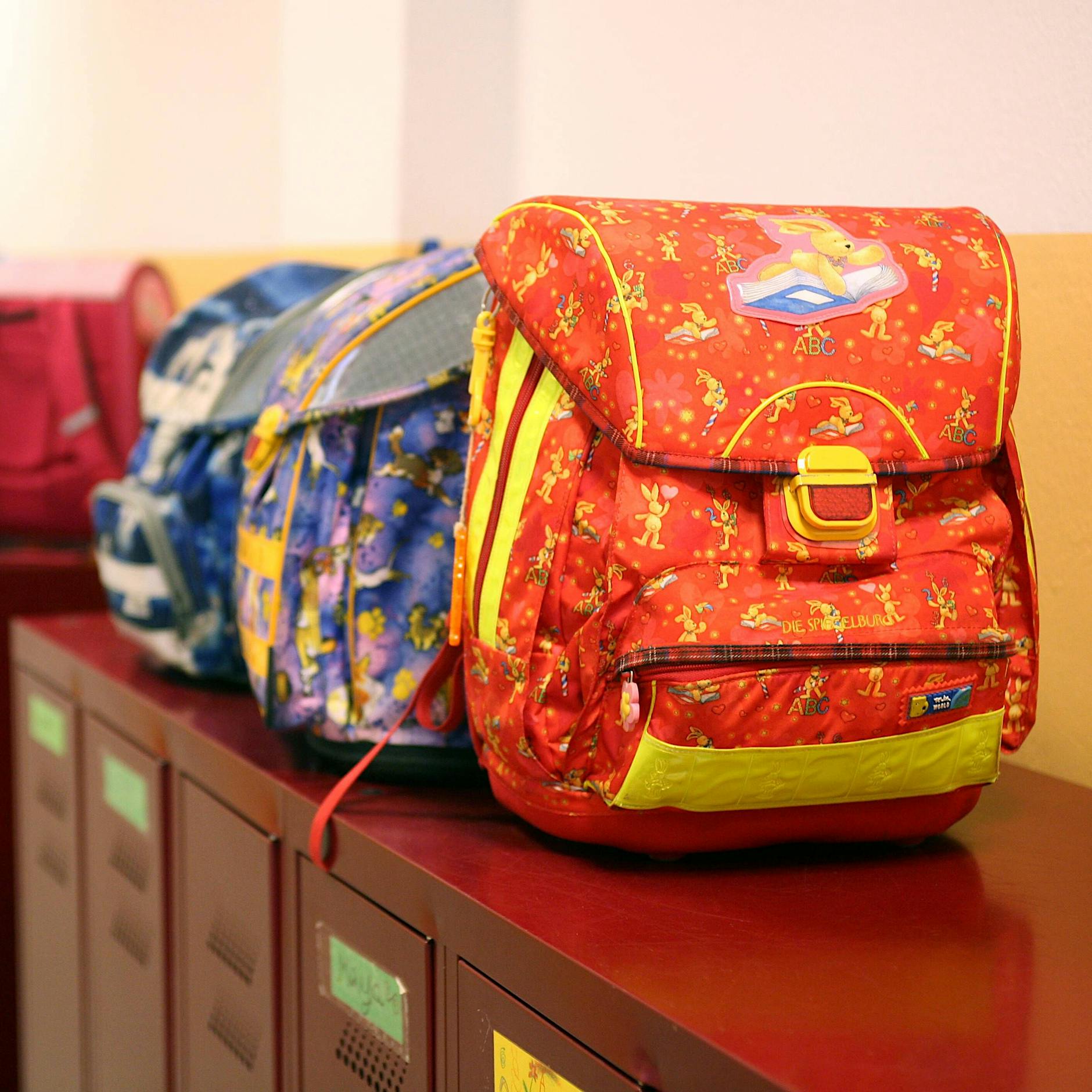 Mit Perücke getarnt: Angehende Lehrerin soll rechtsextremes Magazin moderiert haben