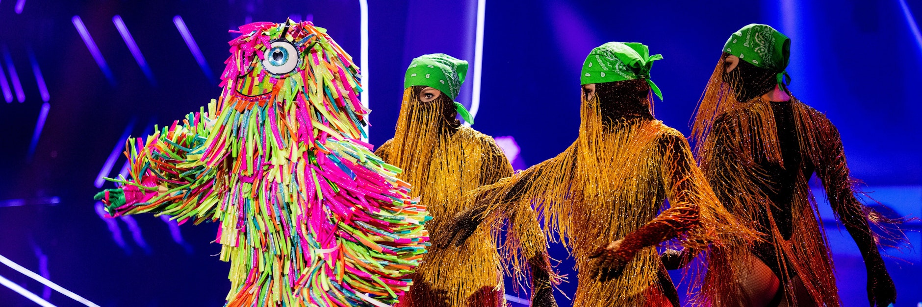 Das Zottel sorgt bei „The Masked Dancer“ für Stimmung - aber wer steckt unter der Maske?