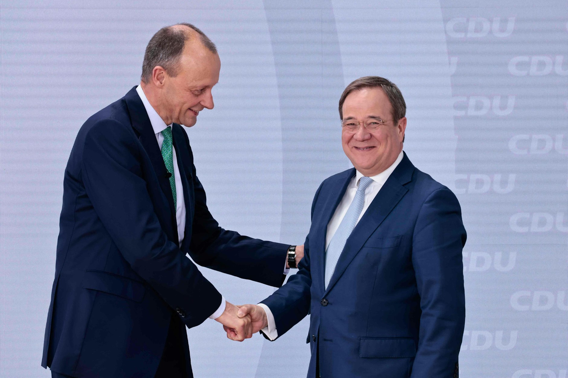 Glückwünsche vom Vorgänger: Friedrich Merz und Armin Laschet.&nbsp;&nbsp;