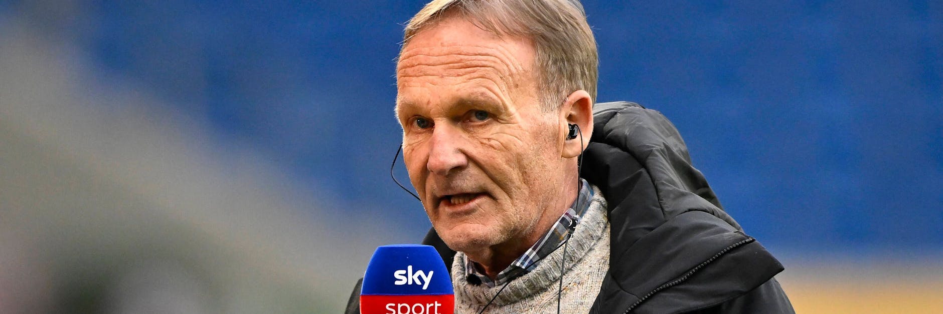 Dortmunds Geschäftsführer Hans-Joachim Watzke beim Interview vor dem Spiel in Dortmund.