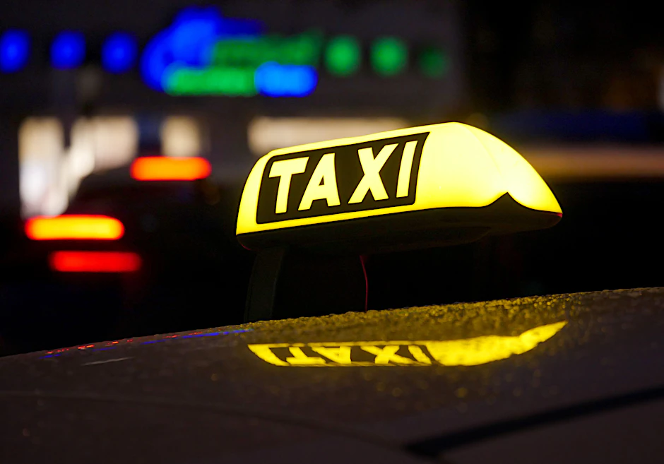Ein Taxifahrer wurde in Berlin-Schöneberg attackiert.