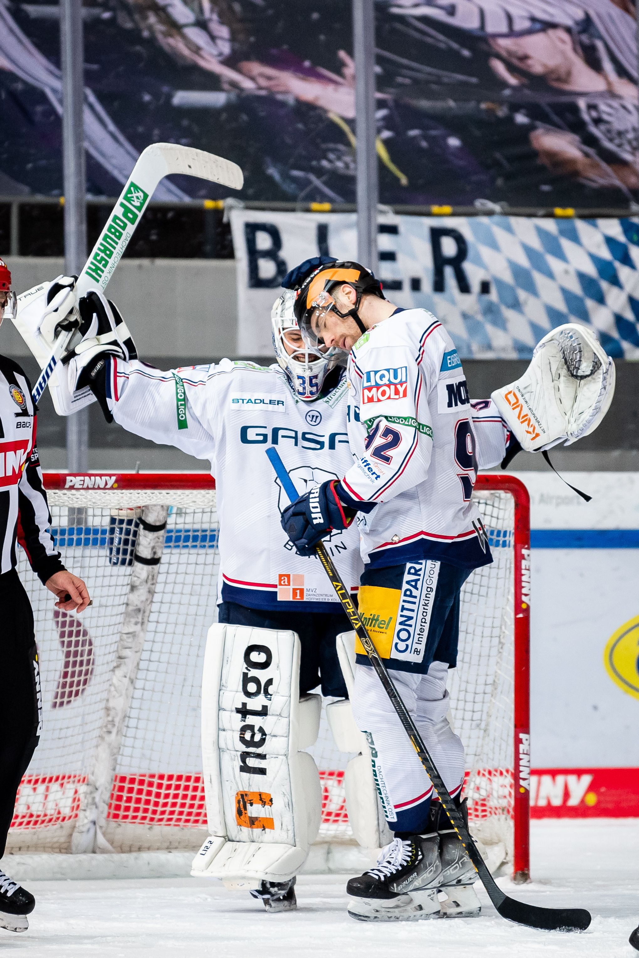 Image - 3:1 in München! Eisbären-Torwart Mathias Niederberger ist für Olympia schon in Kraken-Form
