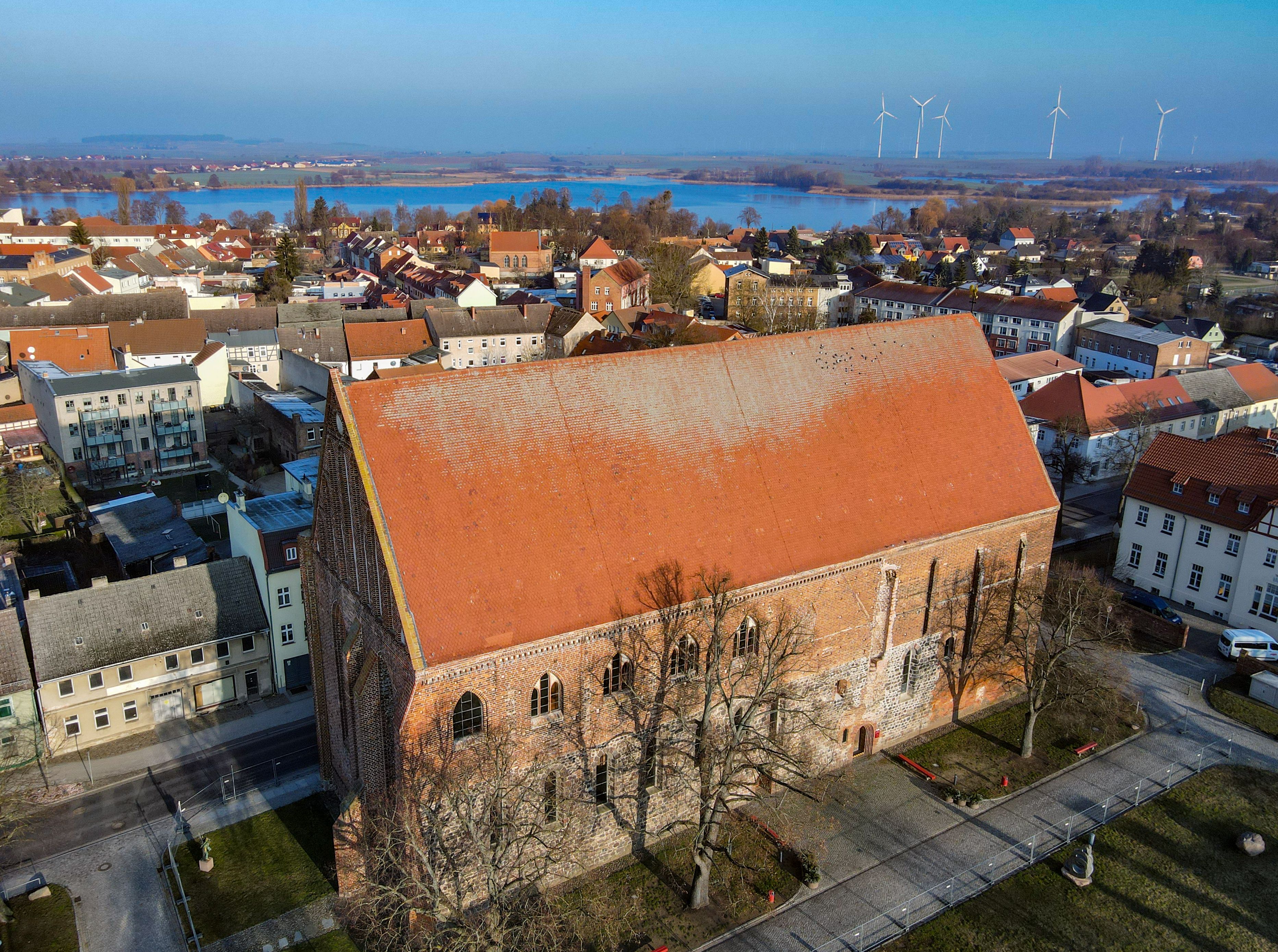 Betreten verboten, Lebensgefahr! DARUM droht die Klosterkirche in Angermünde einzustürzen
