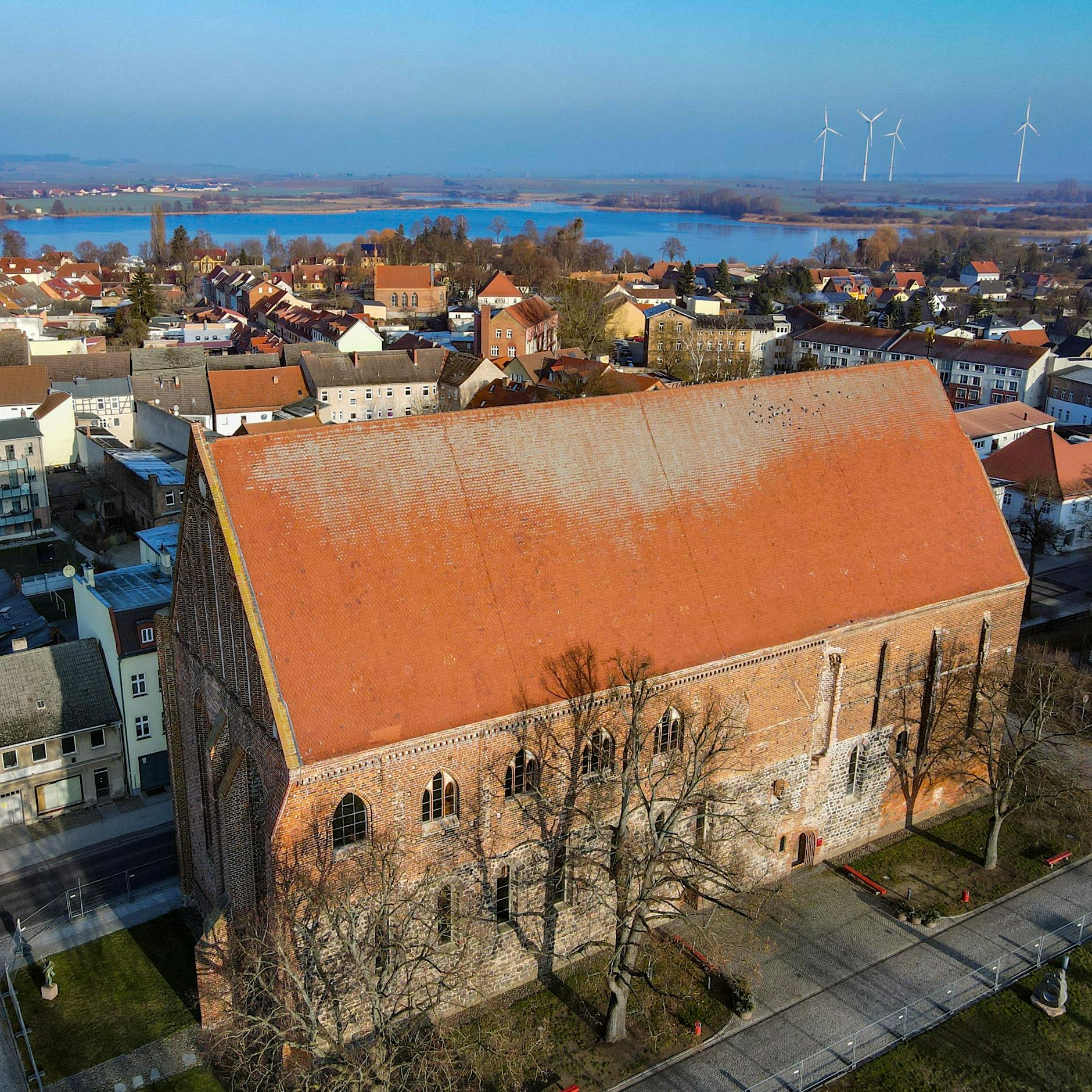 Betreten verboten, Lebensgefahr! DARUM droht die Klosterkirche in Angermünde einzustürzen