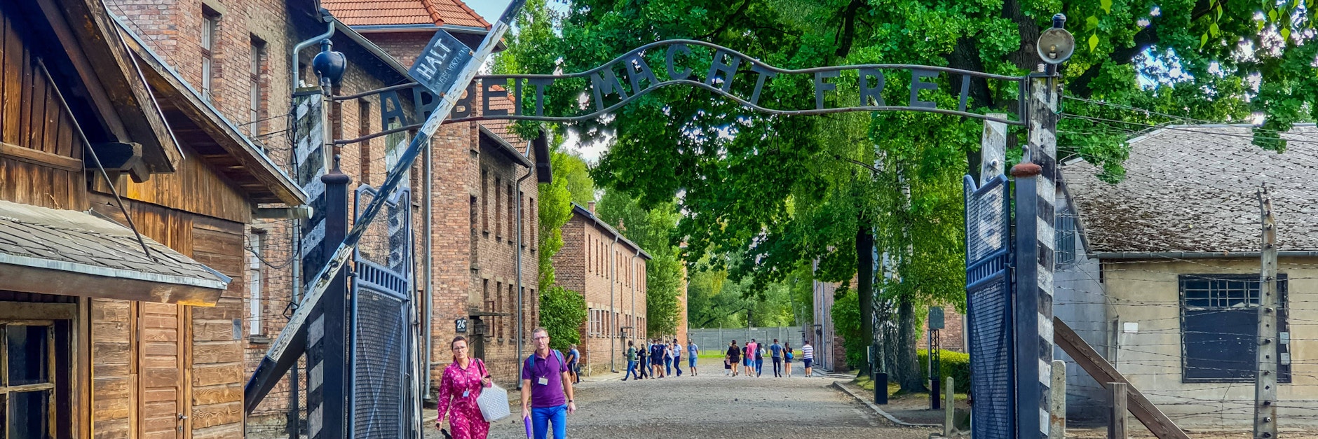 Das Haupttor des ehemaligen Konzentrations- und Vernichtungslagers Auschwitz.