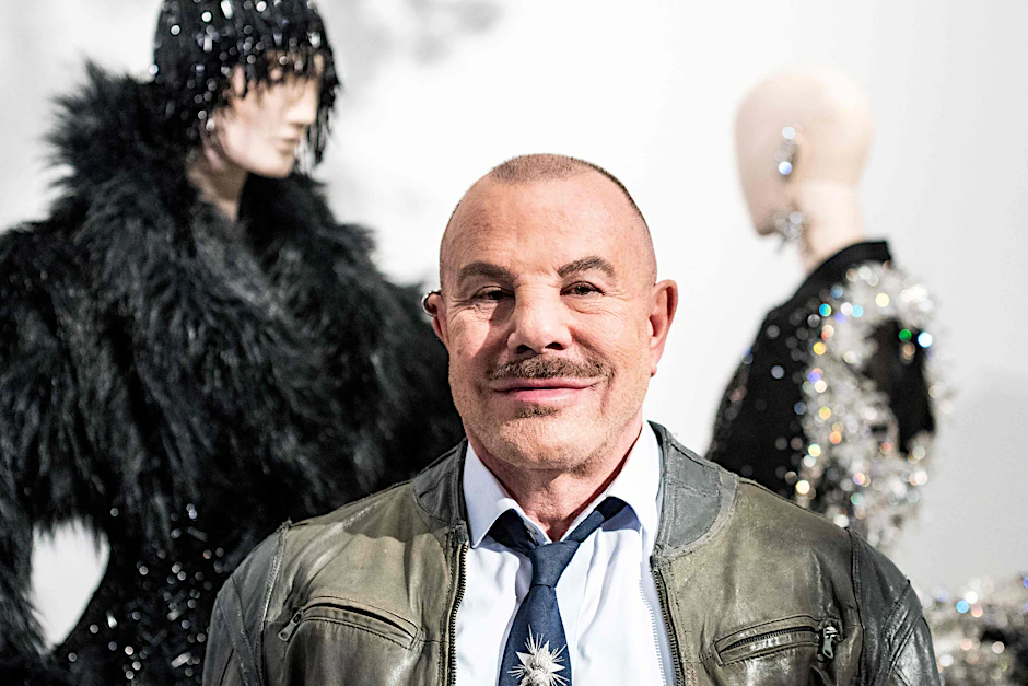 Thierry Mugler hat vor allem in den 80er Jahren die Mode stark beeinflusst.