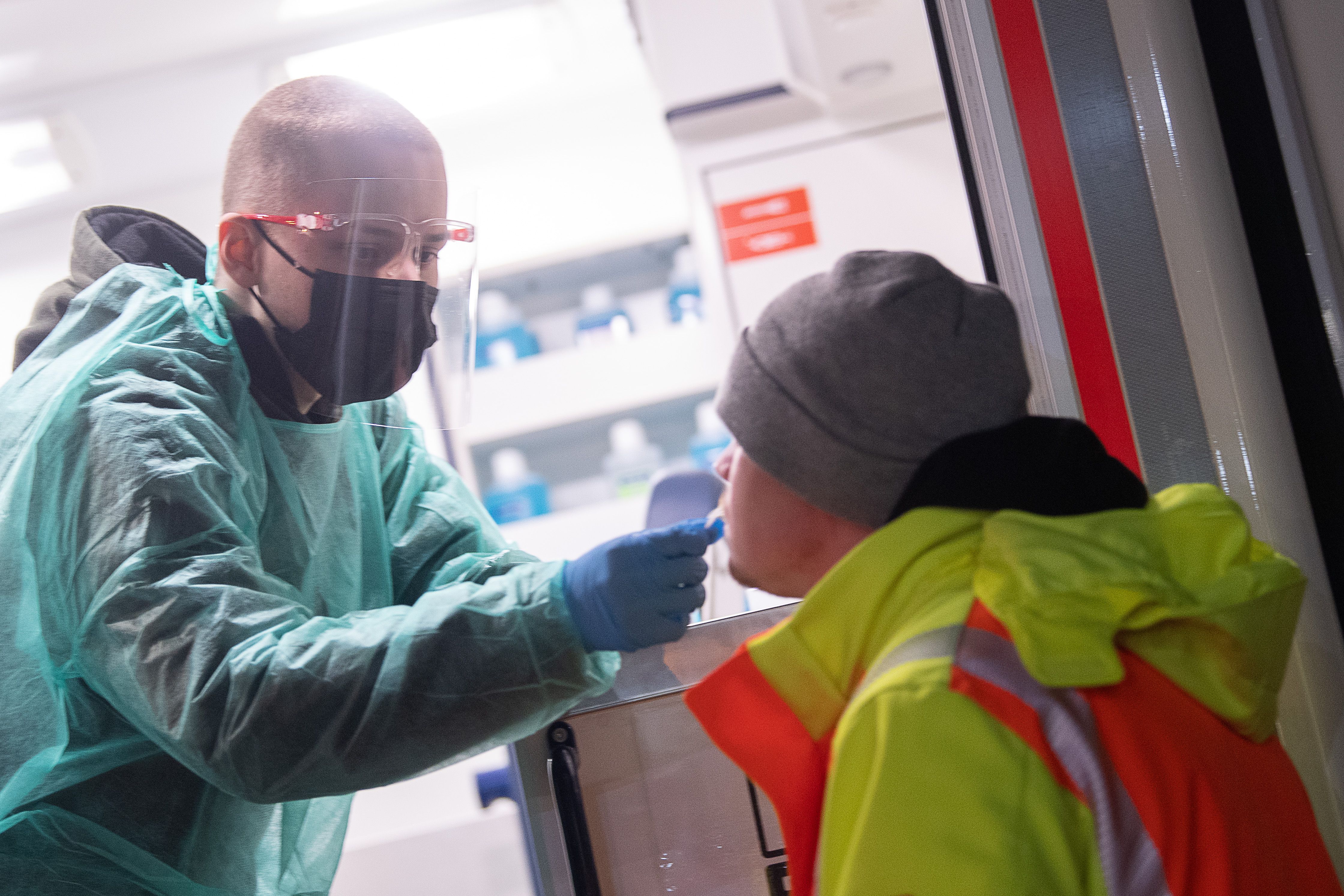 Neue Omikron-Variante BA.2 noch ansteckender und tödlicher! Erste Fälle in Deutschland, in DIESEM Land bereits dominant