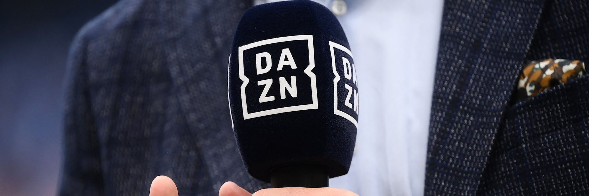 Das Abo beim Sportsender DAZN wird demnächst teurer. (Symbolbild)