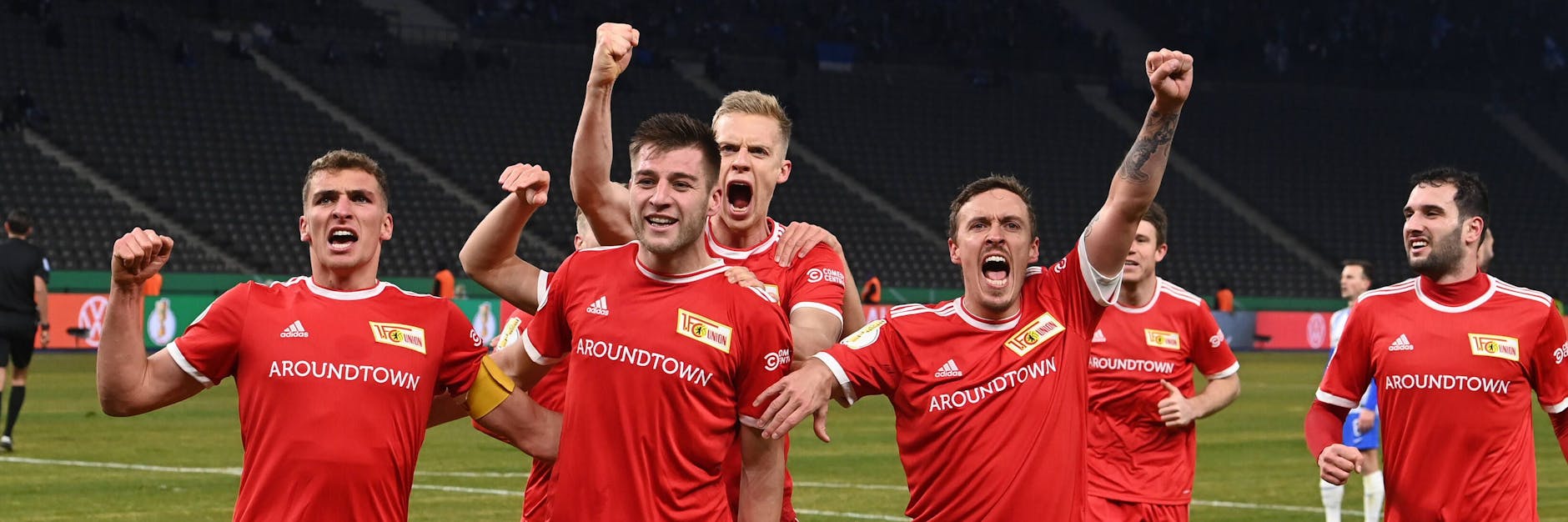 Derby-Sieger, Pokal-Viertelfinalist und erneut auf Europa-Kurs: Die Profis des 1. FC Union lassen sich zu Recht feiern. 