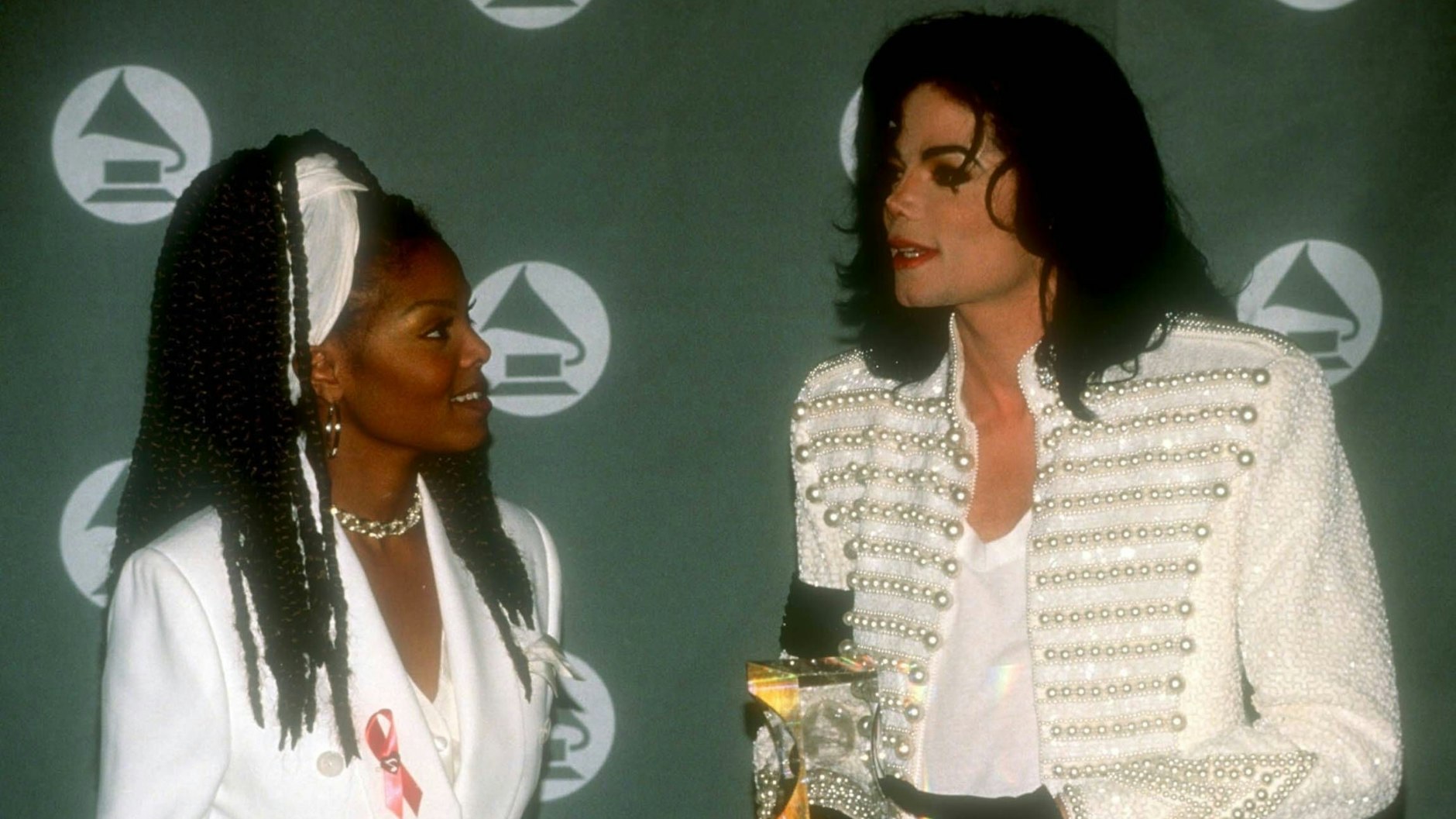 1993 zusammen auf der Grammy-Verleihung: Janet und Michael Jackson.