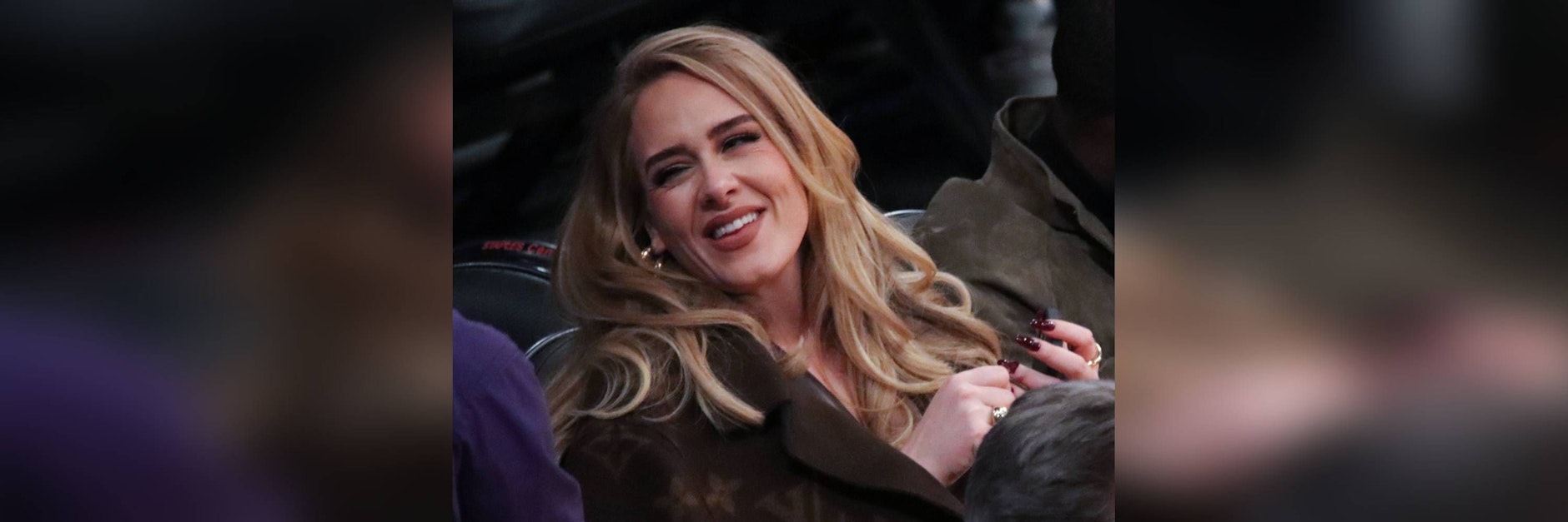 Superstar Adele bei einem Basketball-Spiel in den USA. Ihre Show in Las Vegas musste sie absagen.