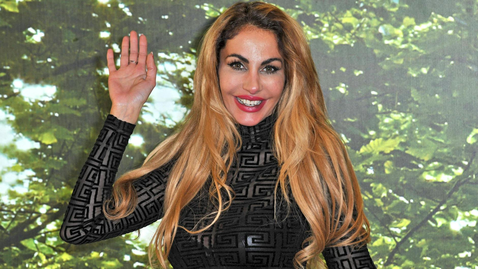 Janina Youseffian (39), ein deutsch-iranisches Model