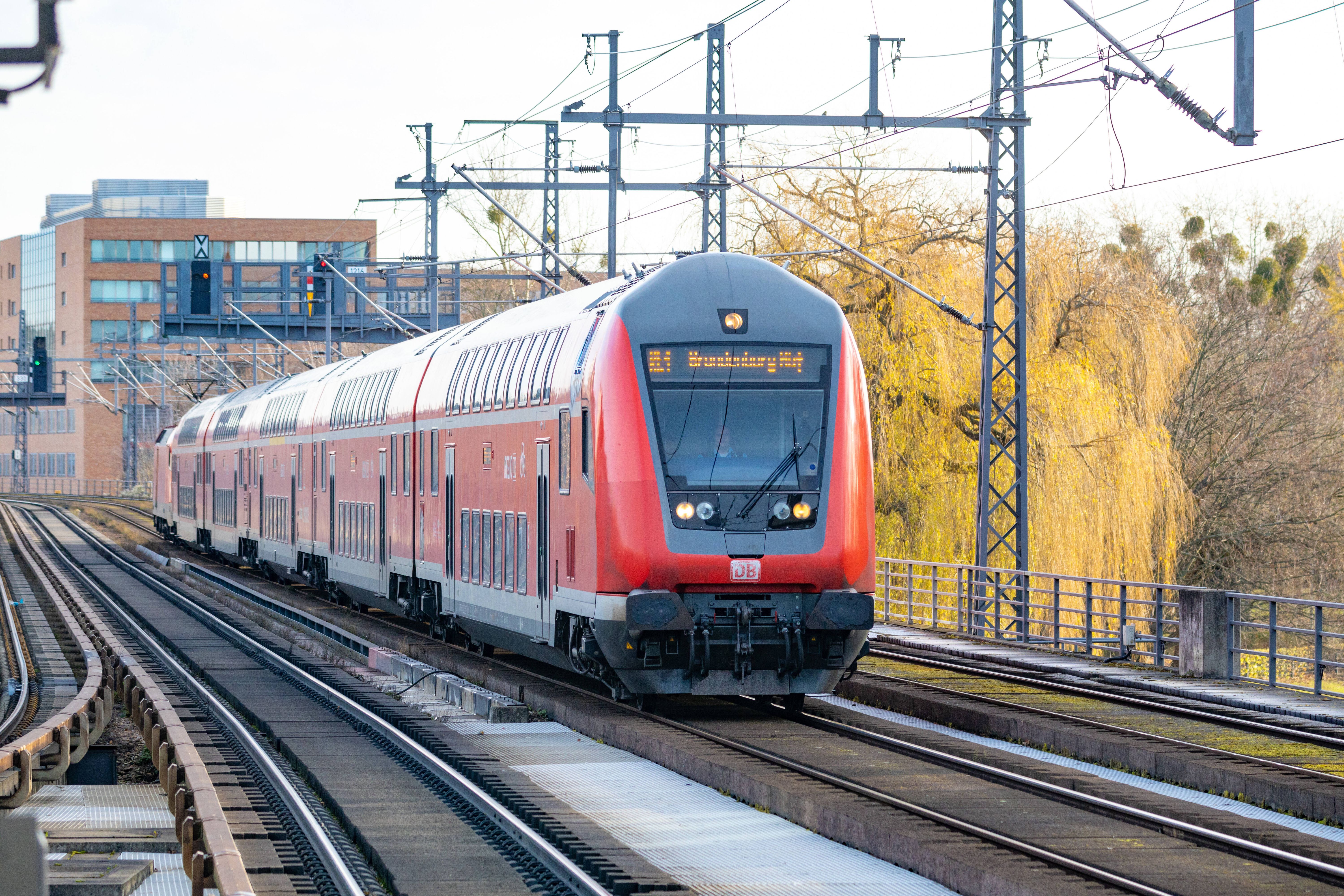 Deutsche Bahn Kürzt Wegen Omikron Einzelne Züge