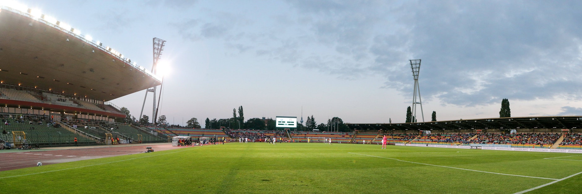 Der Jahnsportpark wird 2023 umgebaut. Spätestens dann haben wohl gleich mehrere Berliner Klubs ein dickes Stadion-Problem.