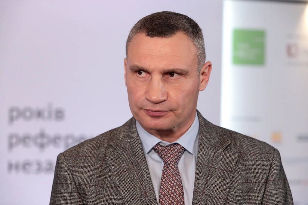 Die Ukraine will Waffen, Deutschland schickt 5000 Helme – ein „absoluter Witz“, ätzt Vitali Klitschko