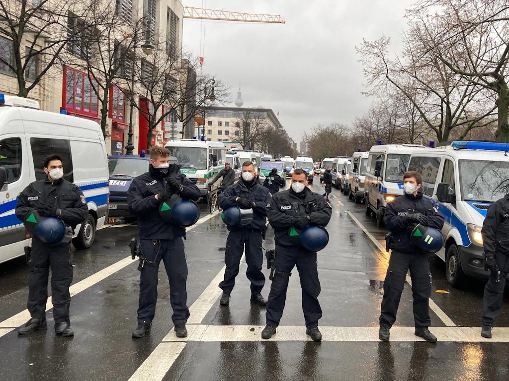 Protest gegen Impfpflicht: In Berlin kamen mehr Polizisten als Demonstranten