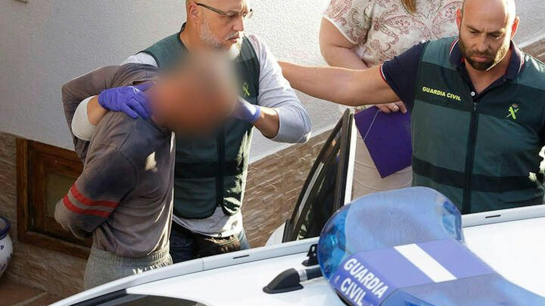 Thomas H., damals 44 Jahre alt, wurde nach dem Mord an seiner Frau Sylvia (†39) und seinem Sohn (†10) auf Teneriffa festgenommen.