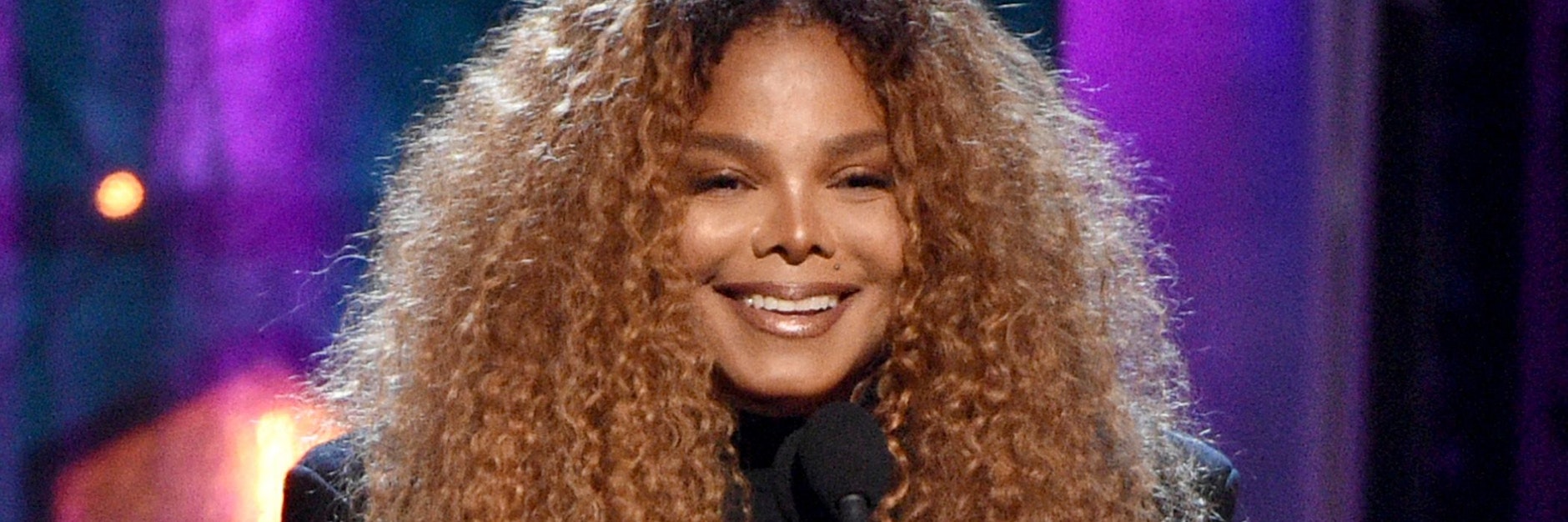 Sängerin Janet Jackson tritt bei der Einweihungszeremonie der Rock &amp; Roll Hall of Fame im Barclays Center auf.