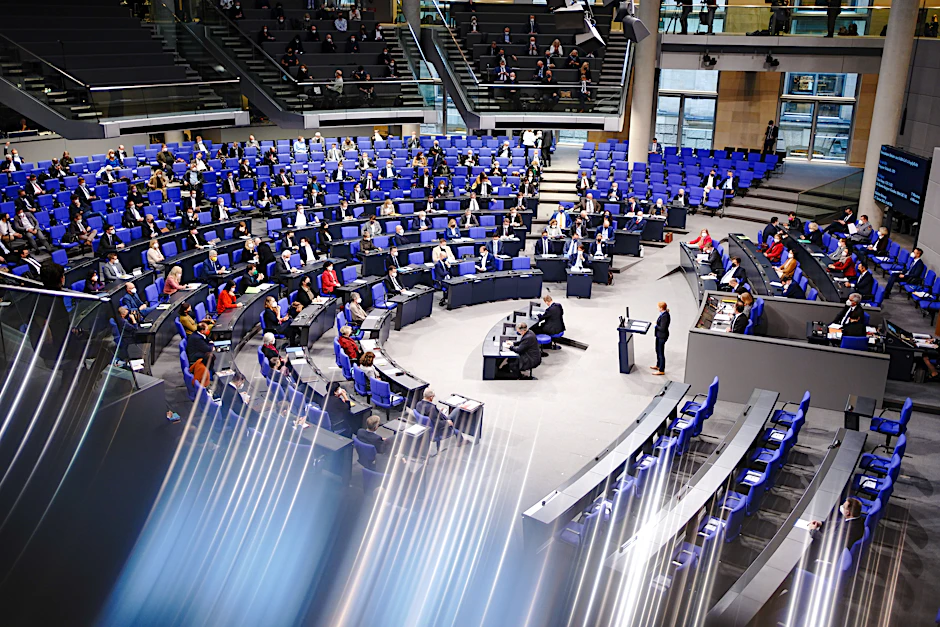 Orientierungsdebatte zu einer Sars-CoV-2-Impfpflicht im Bundestag