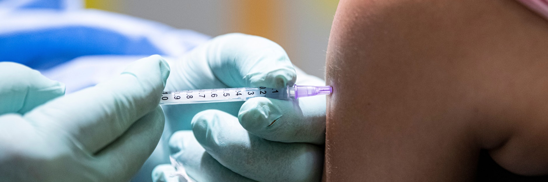 Wer die Corona-Impfung ablehnt, soll Bußgeld im dreistelligen Bereich zahlen müssen.