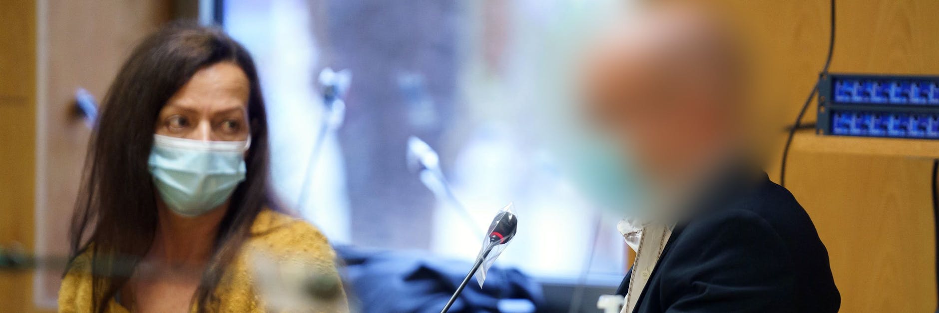 Thomas H. sitzt im Gerichtssaal der spanischen Ferieninsel Teneriffa.