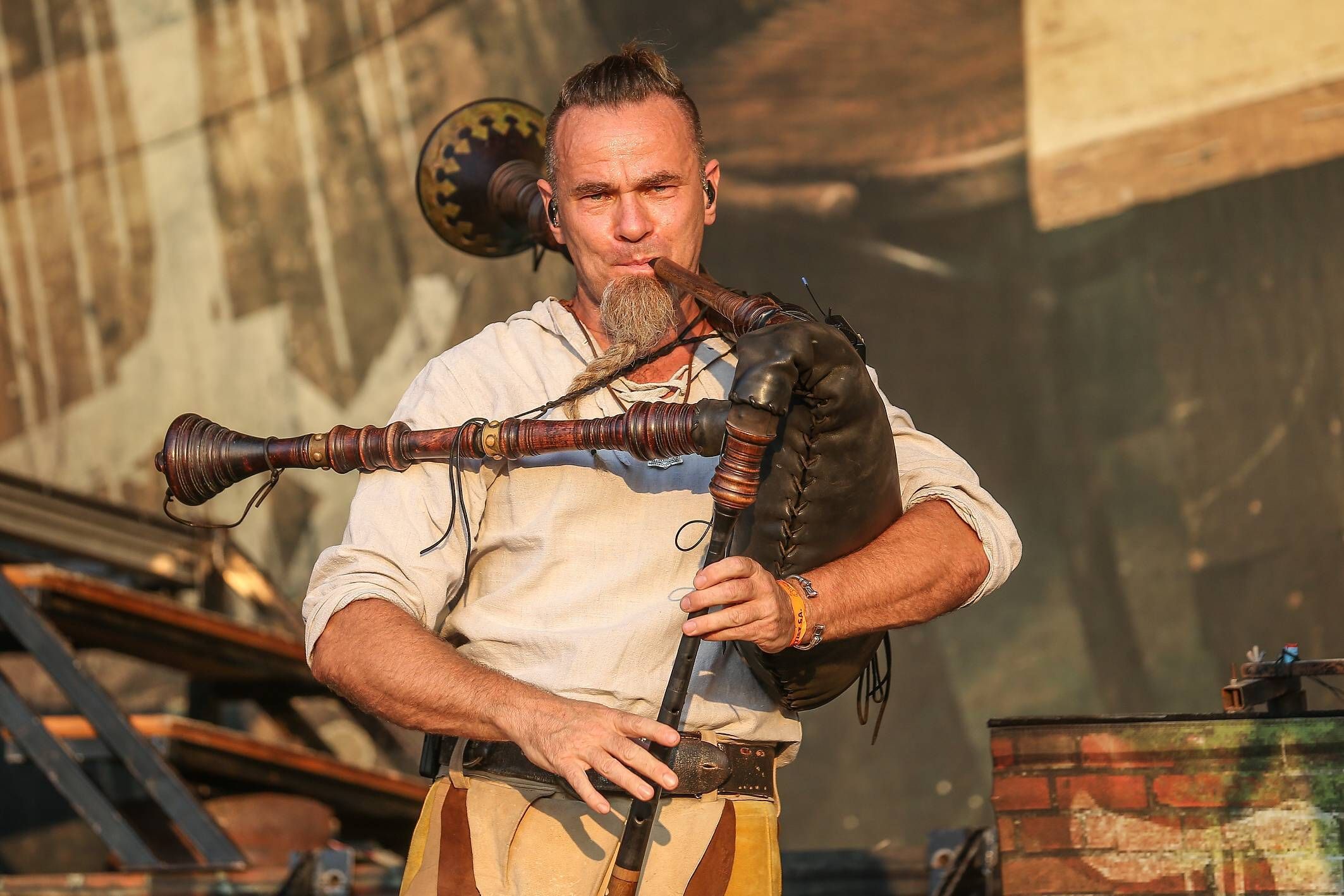 Image - „In Extremo“-Bandmitglied will auf Corona-Demo in Brandenburg Polizeikette durchbrechen – tot!