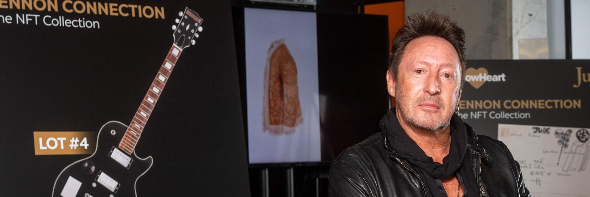 Der Musiker und Fotograf Julian Lennon will Erinnerungstücke an seinen Vater, John Lennon, als digitale Kunstwerke (NFTs) anbieten und versteigern.