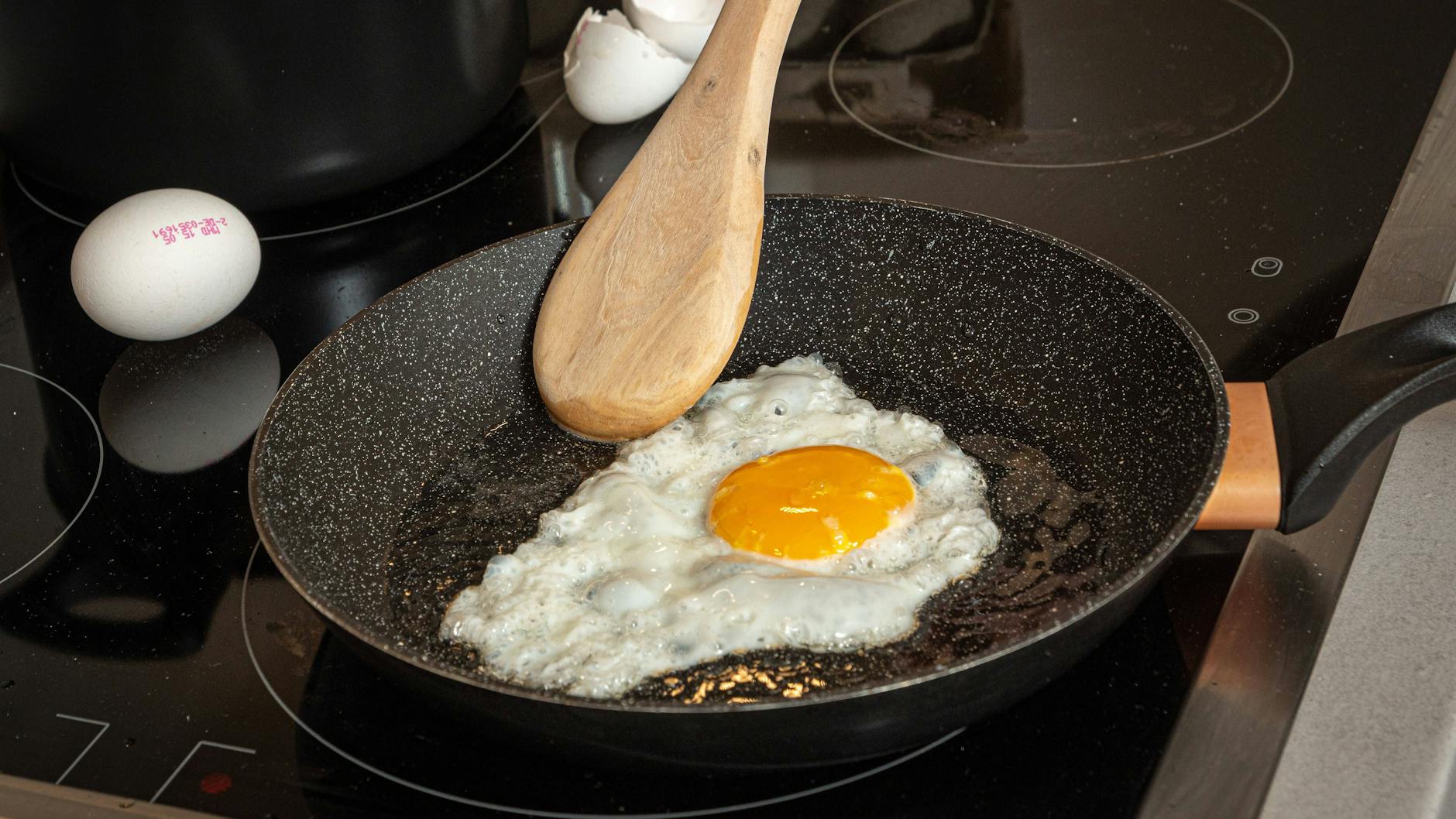 Spiegeleier machen sich auch sehr gut auf dem Abendbrottisch.