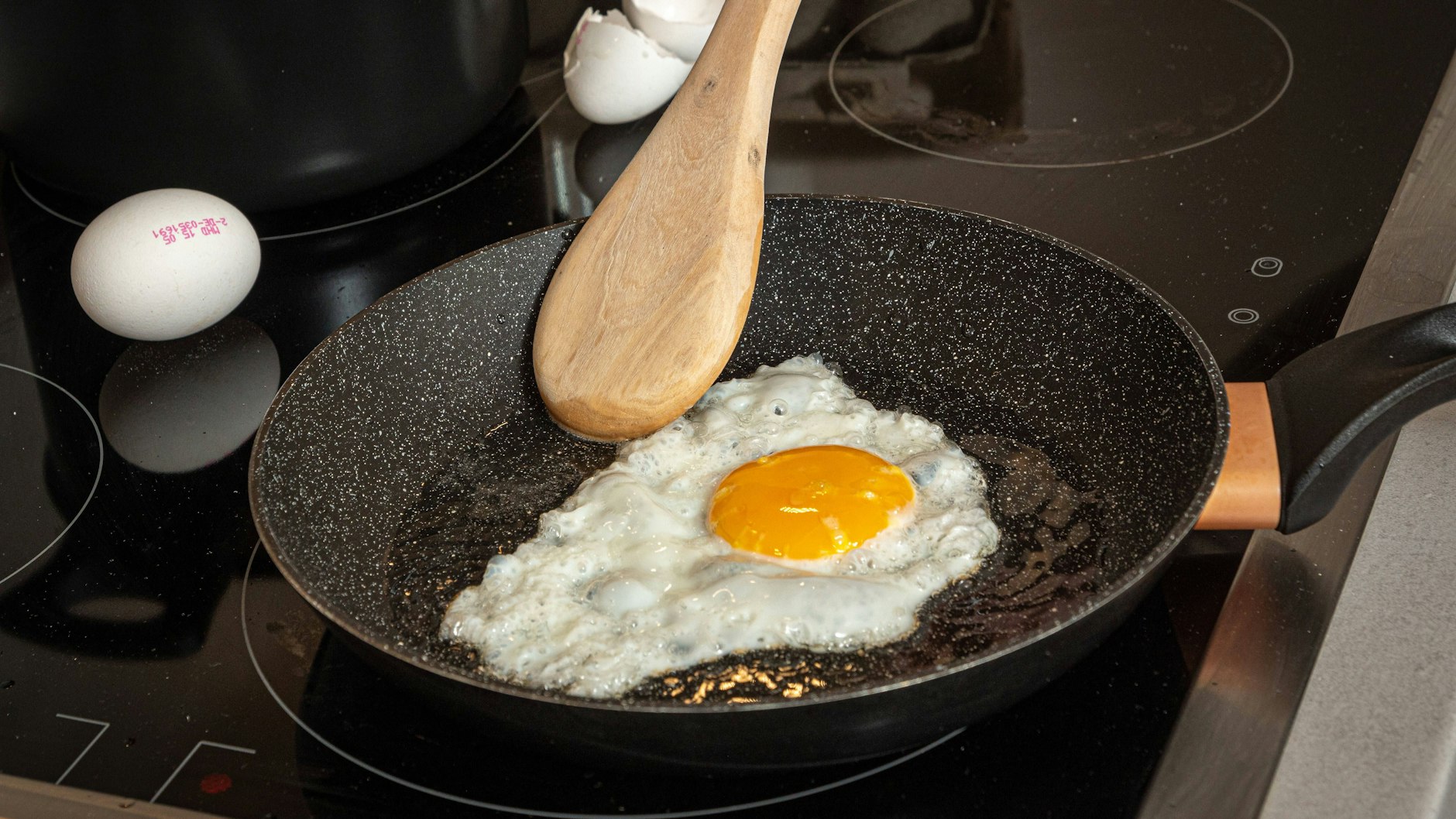 Spiegeleier machen sich auch sehr gut auf dem Abendbrottisch.