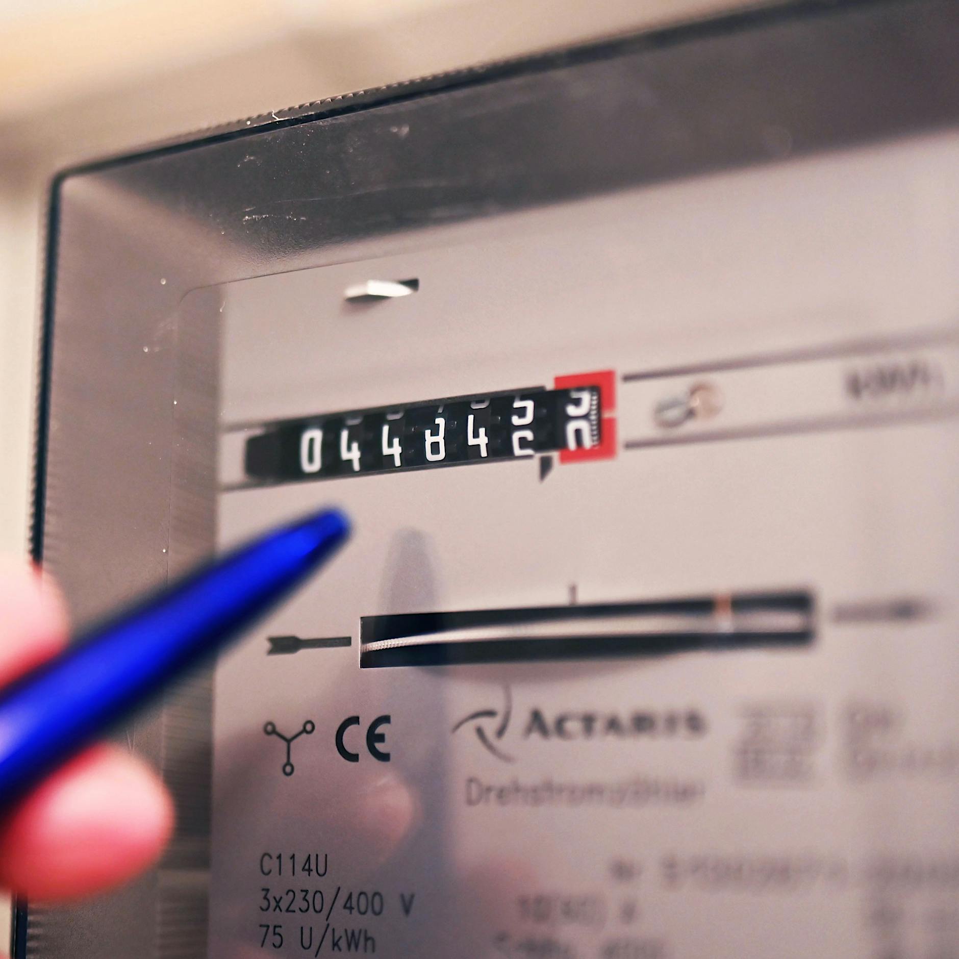 Strom aktuell 12,5 Prozent teurer als 2021, Gas 73 Prozent