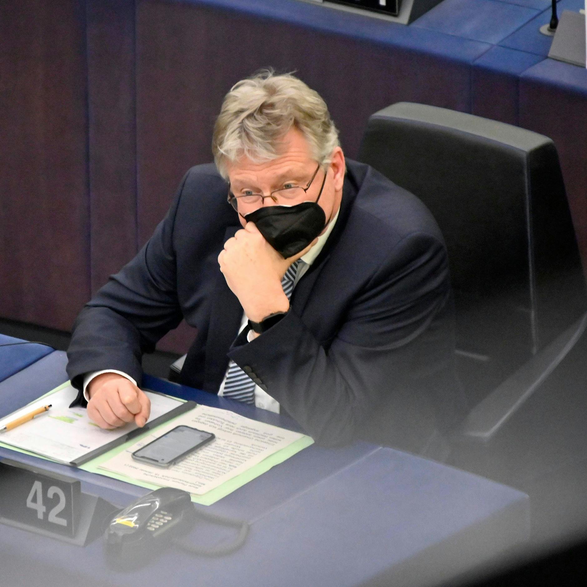 Spendenaffäre: EU macht Weg frei für Ermittlungen gegen AfD-Chef Meuthen!