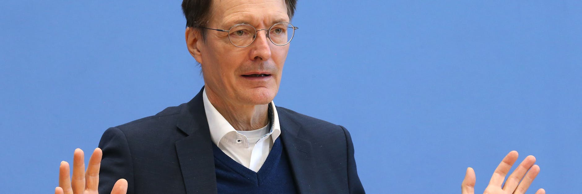 Bundesgesundheitsminister Karl Lauterbach (SPD) hat seine gesamte Familie geimpft