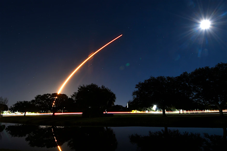 Die Nasa beobachtet die Flugbahn der „Falcon 9“-Rakete genau (Symbolbild).