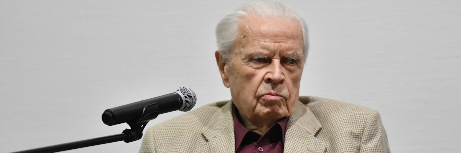 Werner Großmann, Vize-Stasi-Minister in der DDR, ist im Alter von 92 Jahren gestorben. Das Archivfoto zeigt ihn bei der Vorstellung seines Buches "Der Überzeugungstäter" im Jahr 2017.