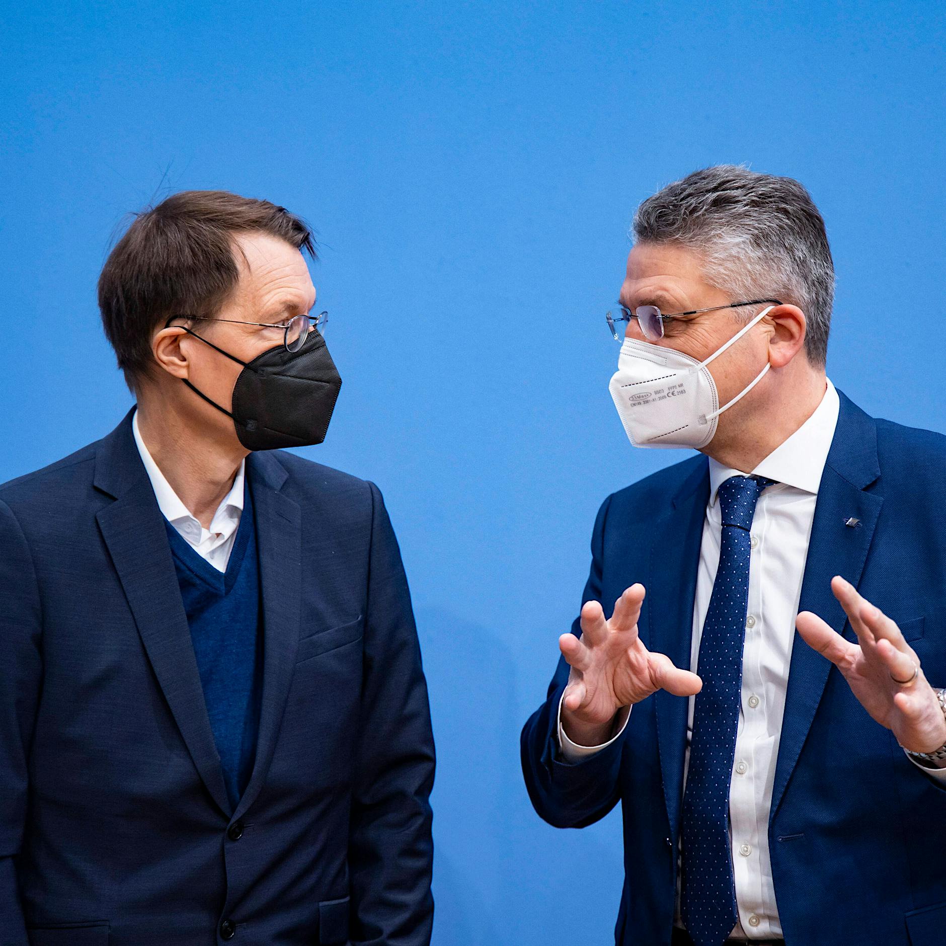 Verkürzung des Genesenen-Status: Wusste Lauterbach nicht Bescheid?