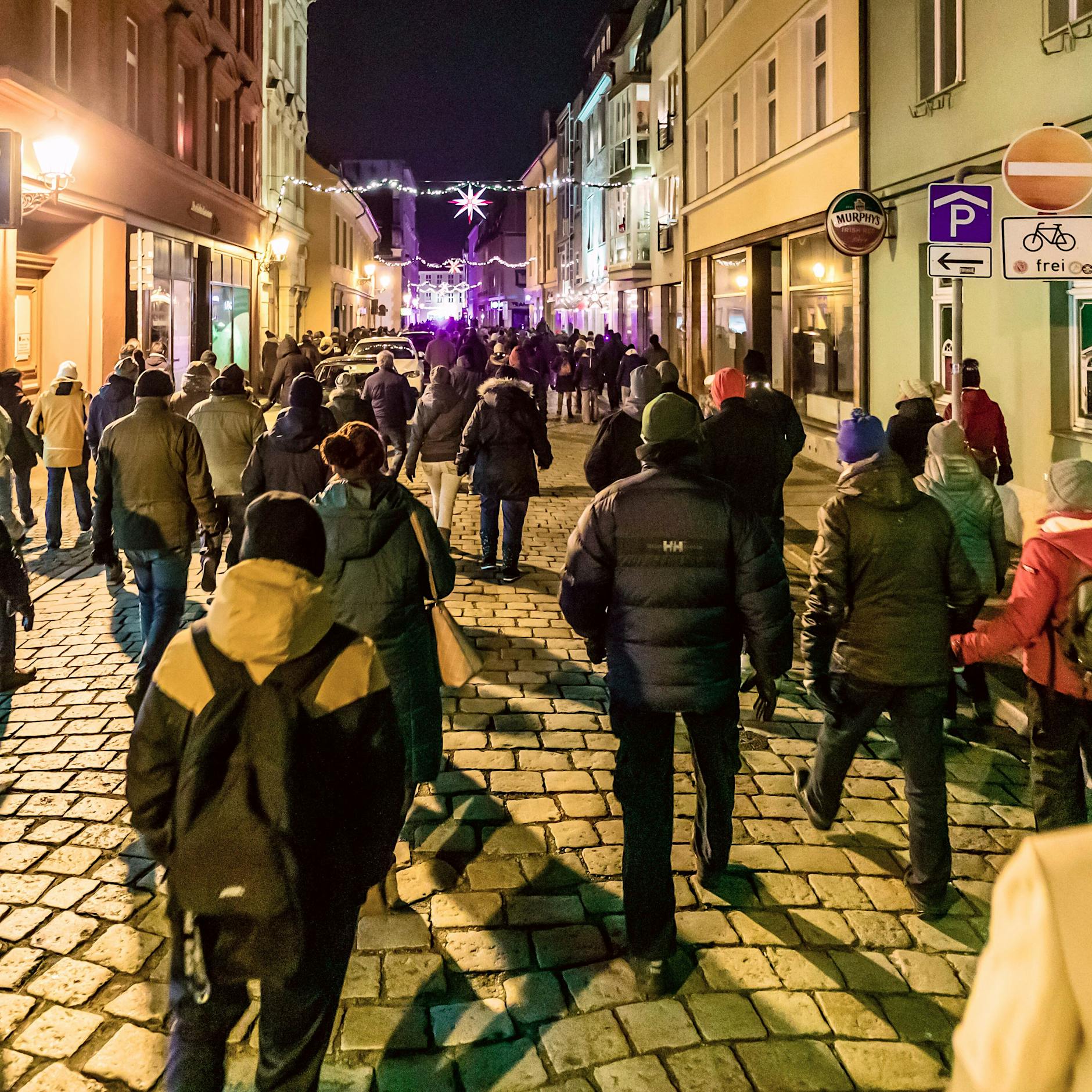Ab Montag: Polizei soll hart durchgreifen! Cottbus verbietet Corona-Spaziergänge