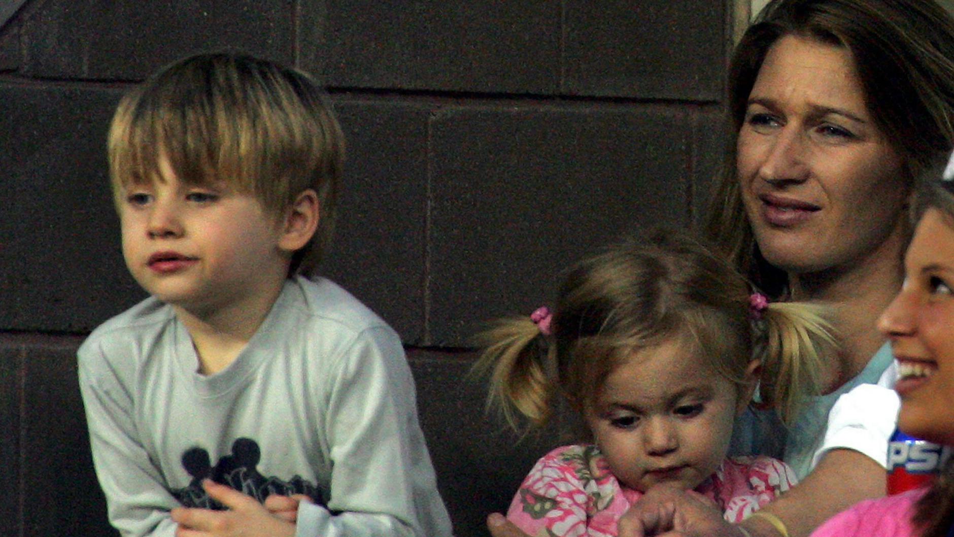 Ein Foto mit Seltenheitswert: Steffi Graf und ihre Kinder bei einem Tennisturnier 2005 in New York.